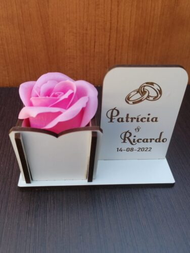 lembrança casamento com rosa sabao